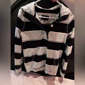 Hurley, black and grey  sweater
Super cute size extra small